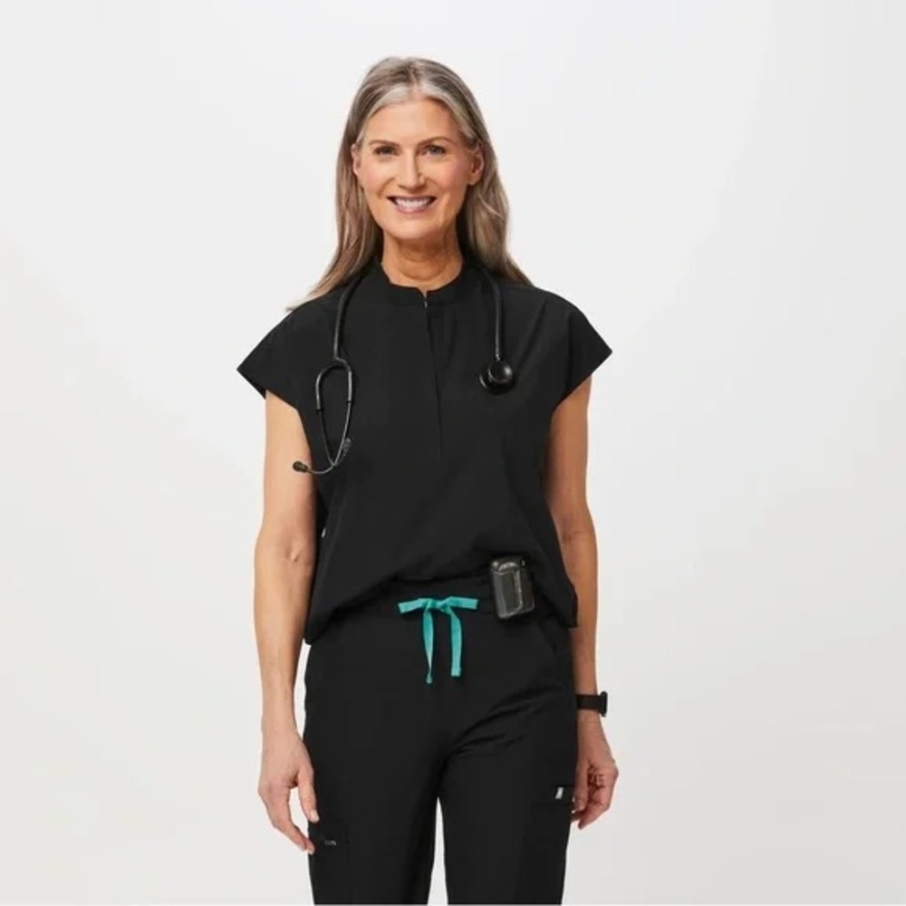 Figs FREEx Yola pants & Rafaela top